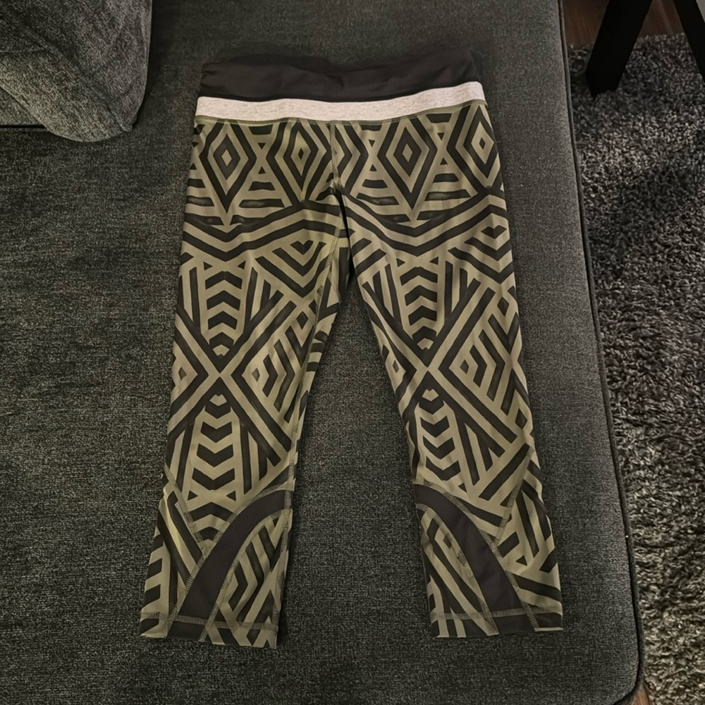 Lululemon capri leggings
